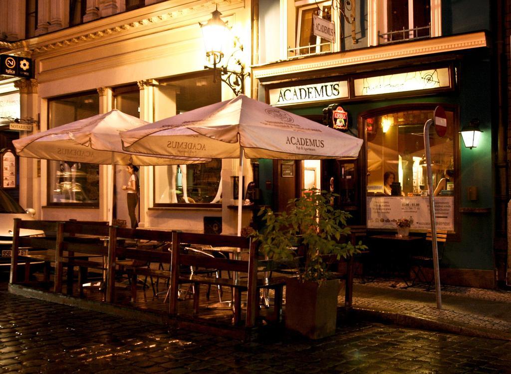 ורוצלב Academus Pub & Guest House מראה חיצוני תמונה