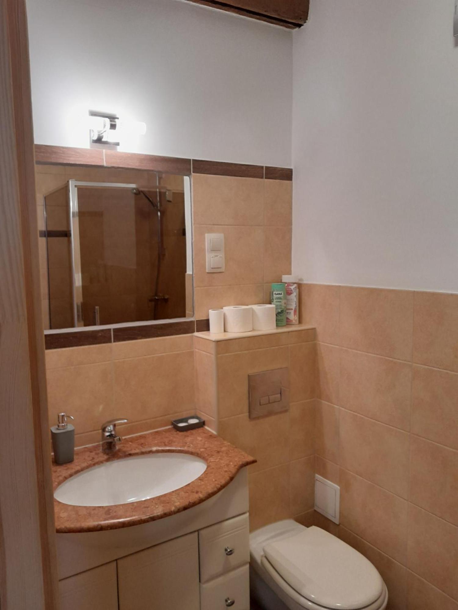 ורוצלב Academus Pub & Guest House מראה חיצוני תמונה