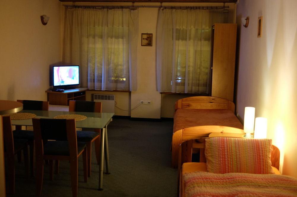 ורוצלב Academus Pub & Guest House מראה חיצוני תמונה
