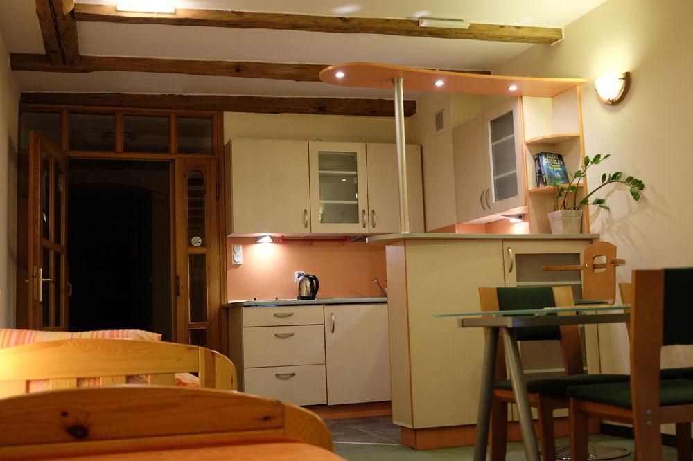 ורוצלב Academus Pub & Guest House מראה חיצוני תמונה