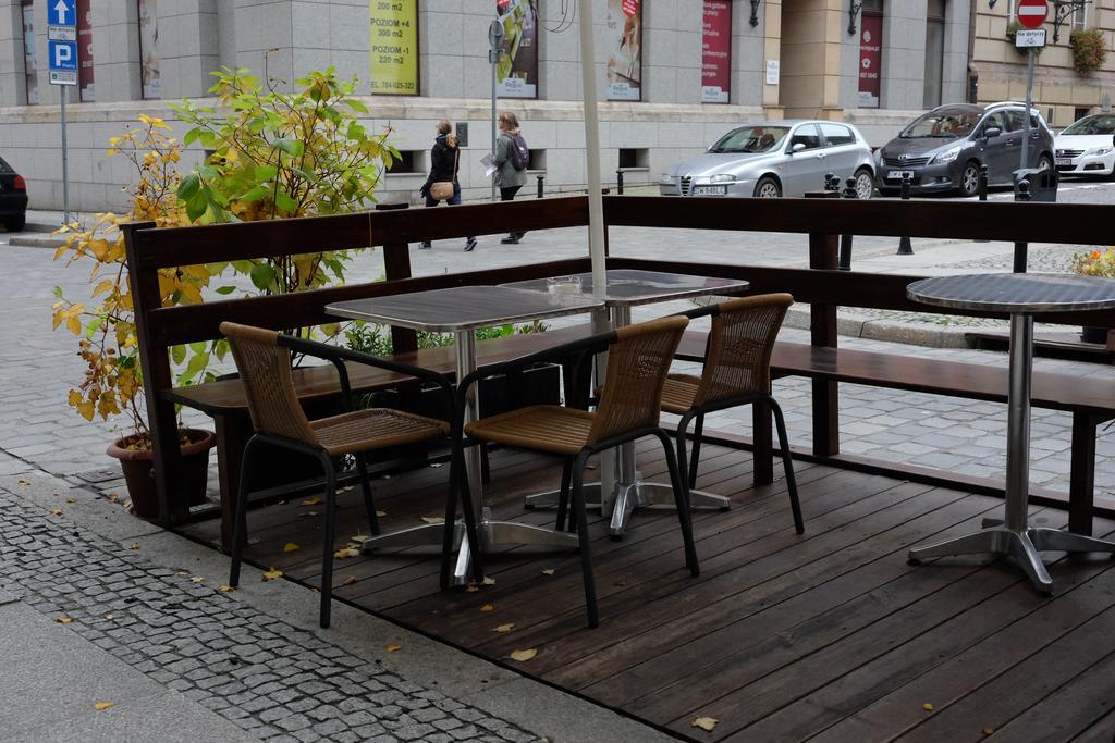 ורוצלב Academus Pub & Guest House מראה חיצוני תמונה