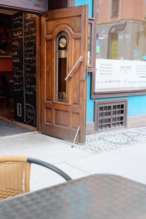 ורוצלב Academus Pub & Guest House מראה חיצוני תמונה